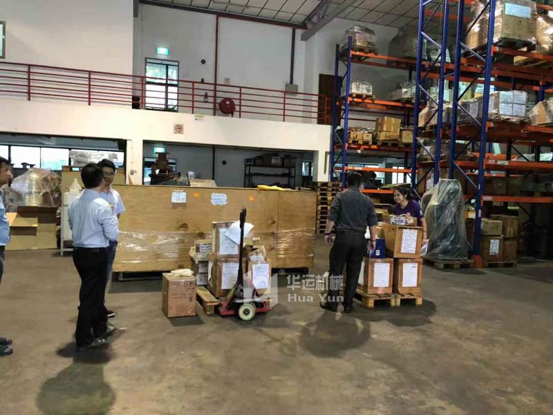 公司领导及技术人员前往新加坡考察调研