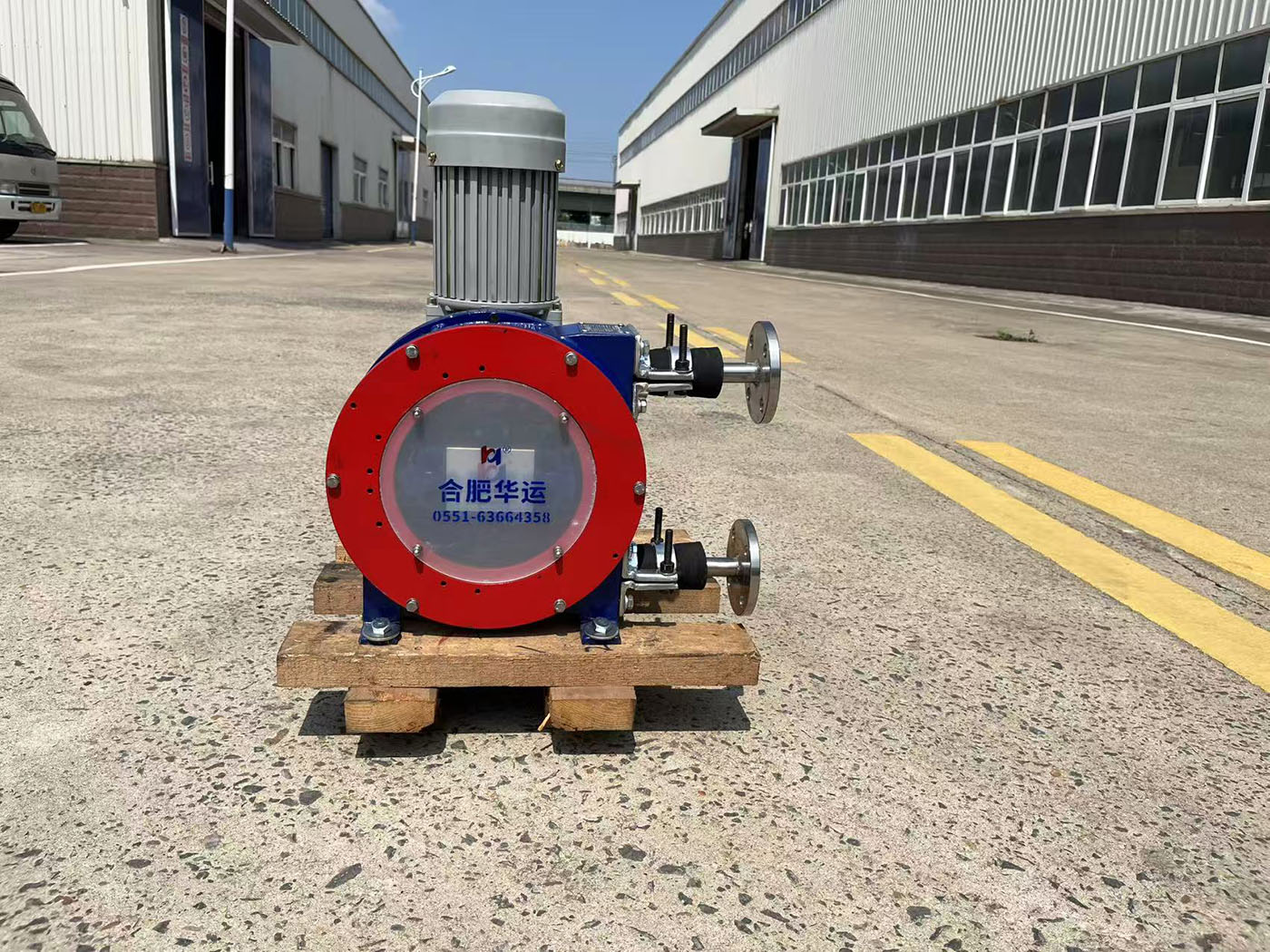 合肥华运机械为国内某知名企业制造的一批软管泵顺利完工